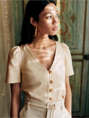 Sezane Nevi Blouse Ivory Button Front V Neck Minimalist Top Size US 6 NWT